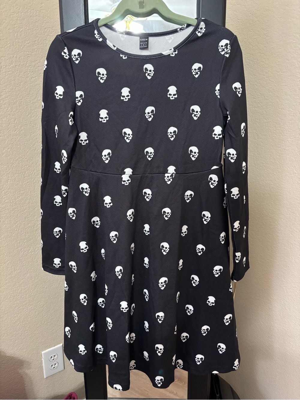 SHEIN Black Dress with White Skull Print - Long Sleeve Skater